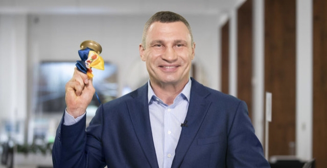 Віталій Кличко дав Останній дзвоник для випускників столичних шкіл