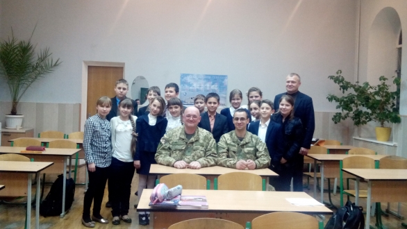Учні Ліцею №100 "Поділ" привітали воїнів АТО  з Днем Збройних Сил України