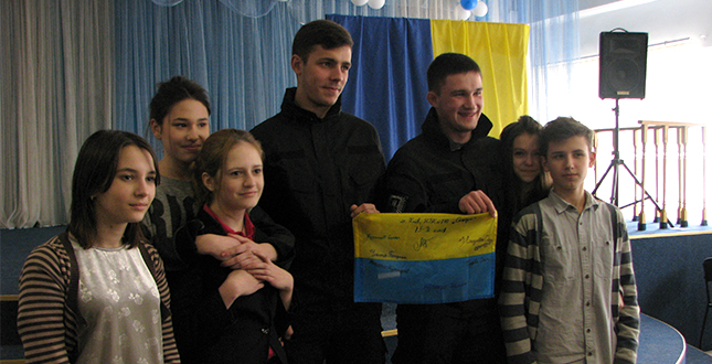 В рамках дня вшанування пам′яті героїв Крут була організована зустріч учнів 8-11 класів НВК №240 "Соціум" із бійцями батальйону «Азов»