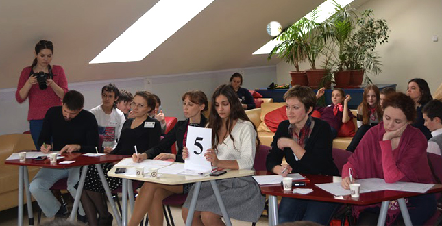 У школі "Афіни" проходив дебатний турнір для учнів 8-11 класів на тему "Демократія - основа національної безпеки"