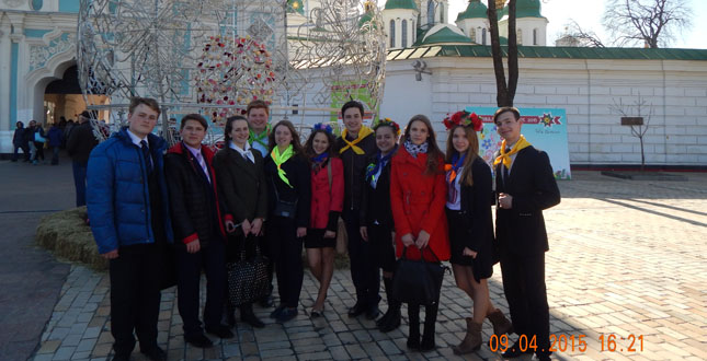 Лідери учнівського самоврядування міста Києва відвідали Всеукраїнський Фестиваль писанок