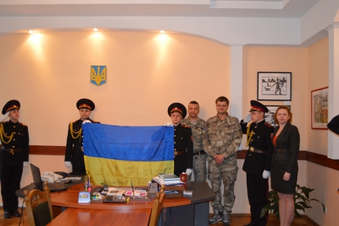 Учні Києва піднімуть прапори від військових України із вдячністю за підтримку
