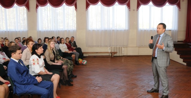 Петро Пантелеєв зустрівся зі школярами Києва та Новоайдару в рамках проекту «Дружня Україна»