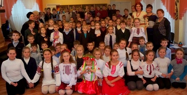 Школа-дитячий садок імені Софії Русової разом  відзначає День Гідності та Свободи