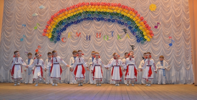 Фестиваль дитячої творчості «Семинотка» відбувся в Подільському районі