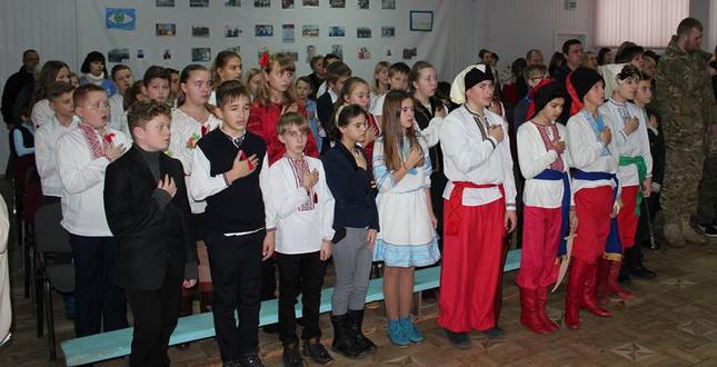 До Дня Збройних сил України у школі № 170 Оболонського району відбулась зустріч учнів школи з учасниками АТО  та ветеранами
