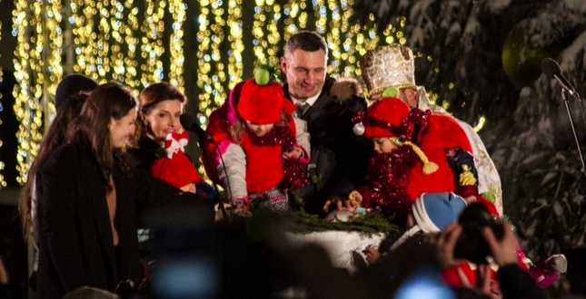 Віталій Кличко запалив вогні на Головній ялинці країни