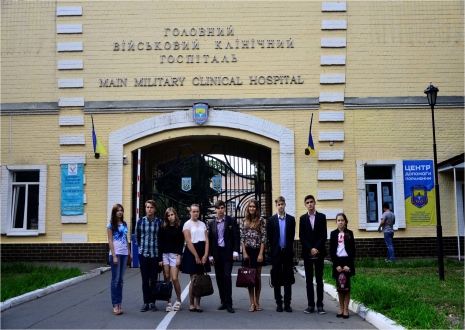 Гімназія «Троєщина» приєдналася до Всеукраїнської акції «Лист пораненому»