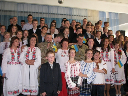 Зустріч учнів навчально-виховного комплексу №240 "Соціум" з бійцями батальйону «Донбас»