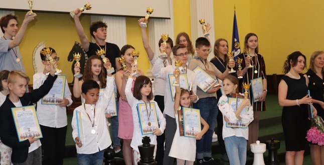 У Києві нагородили 18 переможців та призерів ІV Кубку Київського міського голови з шахів «Кришталева тура»