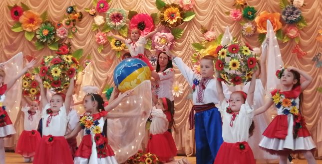 Фестиваль дитячої творчості «Семинотка» у Подільському районі