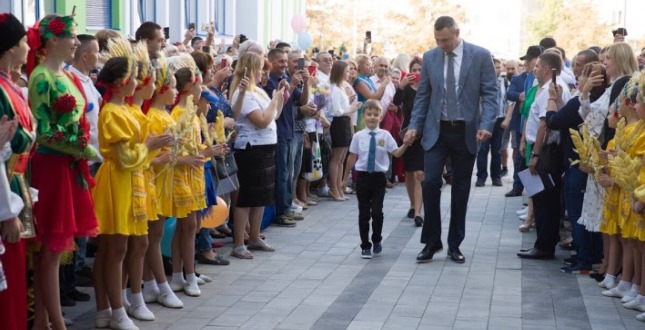 Віталій Кличко відкрив нову найбільшу і найсучаснішу школу в Україні