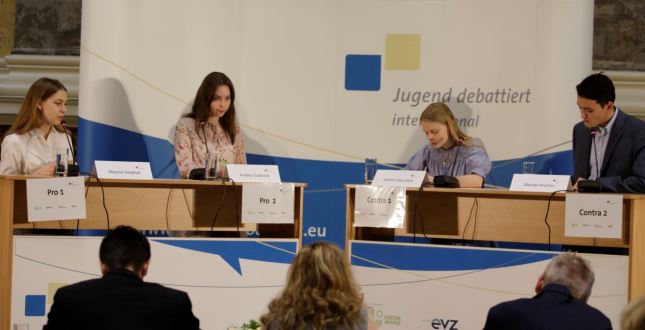 Учениця київської школи посіла призове місце на Міжнародних молодіжних дебатах в Угорщині