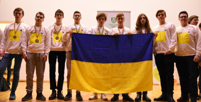 Юні кияни у складі української команди математиків увійшли в ТОП-3 кращих у світі!